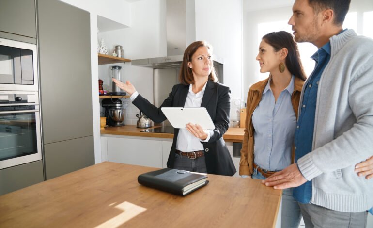 Vancouver Airbnb Co-Hosts: Expert Handling of Check-Ins, Check-Outs, and Guest Issues